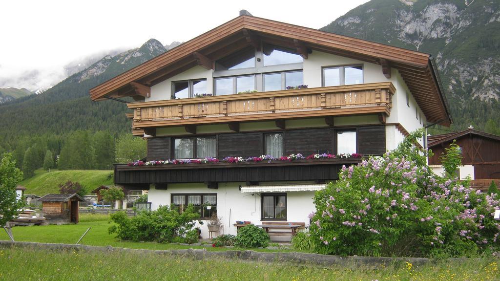 Bed and Breakfast Haus Karwendelblick Leutasch Exterior foto